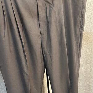 $50 Ralph Lauren Men's Medium Brown Dress Pants
Gently Used. Size 36 Length 32